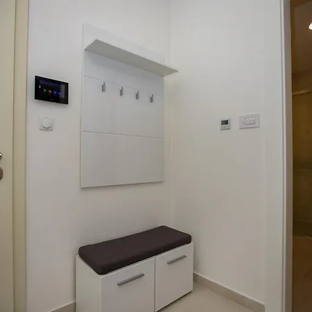 Pod Suncem * トレビニエ